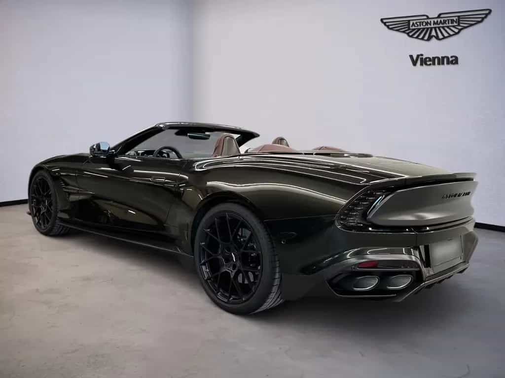 Aston Martin Vanquish Volante / Satin CF / Titanium Exhaust null-photo-3