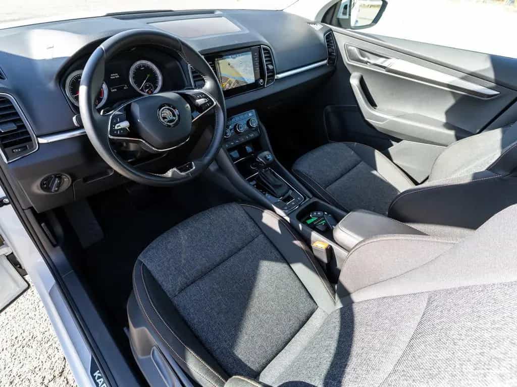 Skoda Karoq Clever 1,5 TSI DSG NAVI AHK PANO Standhz 12/2021-photo-9