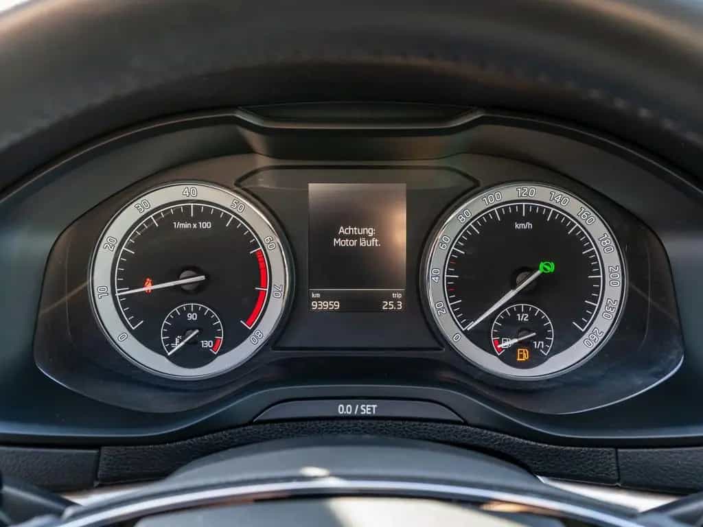 Skoda Karoq Clever 1,5 TSI DSG NAVI AHK PANO Standhz 12/2021-photo-12