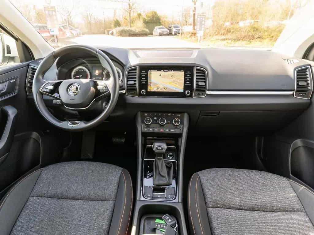 Skoda Karoq Clever 1,5 TSI DSG NAVI AHK PANO Standhz 12/2021-photo-5