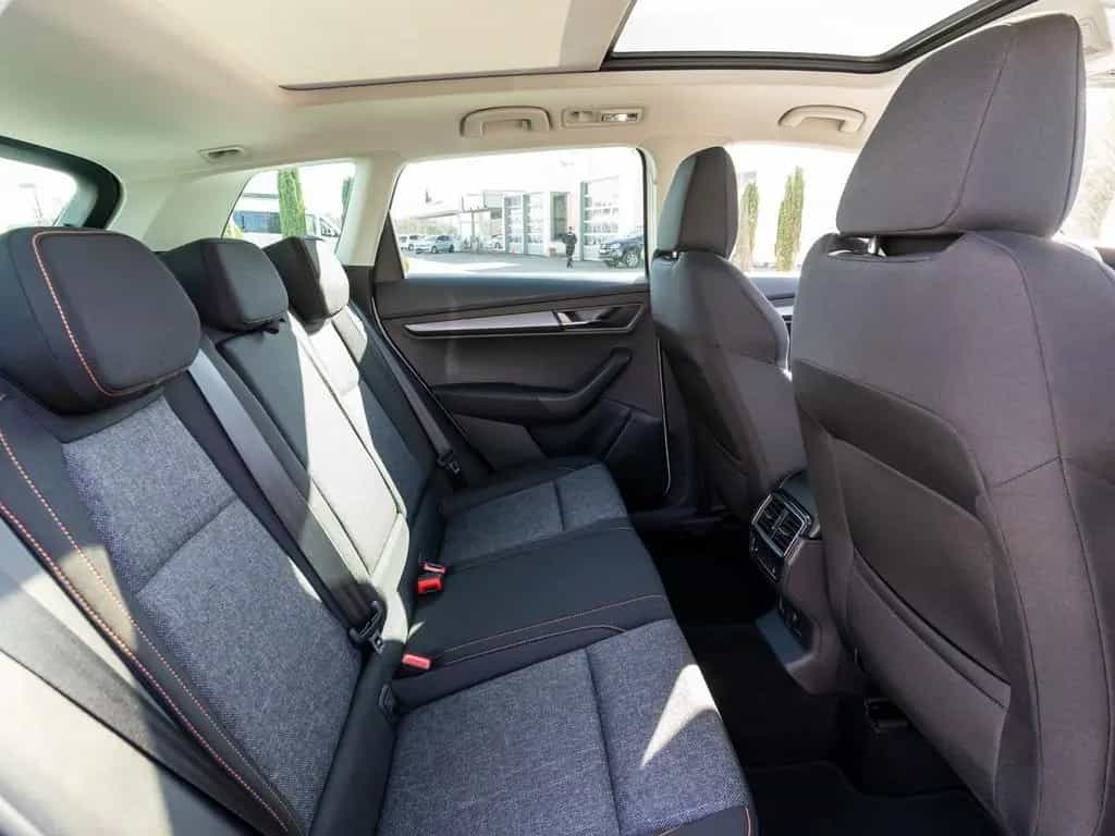 Skoda Karoq Clever 1,5 TSI DSG NAVI AHK PANO Standhz 12/2021-photo-6