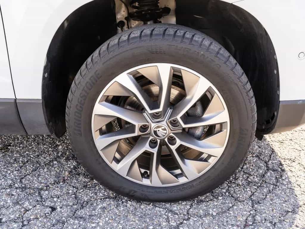 Skoda Karoq Clever 1,5 TSI DSG NAVI AHK PANO Standhz 12/2021-photo-7