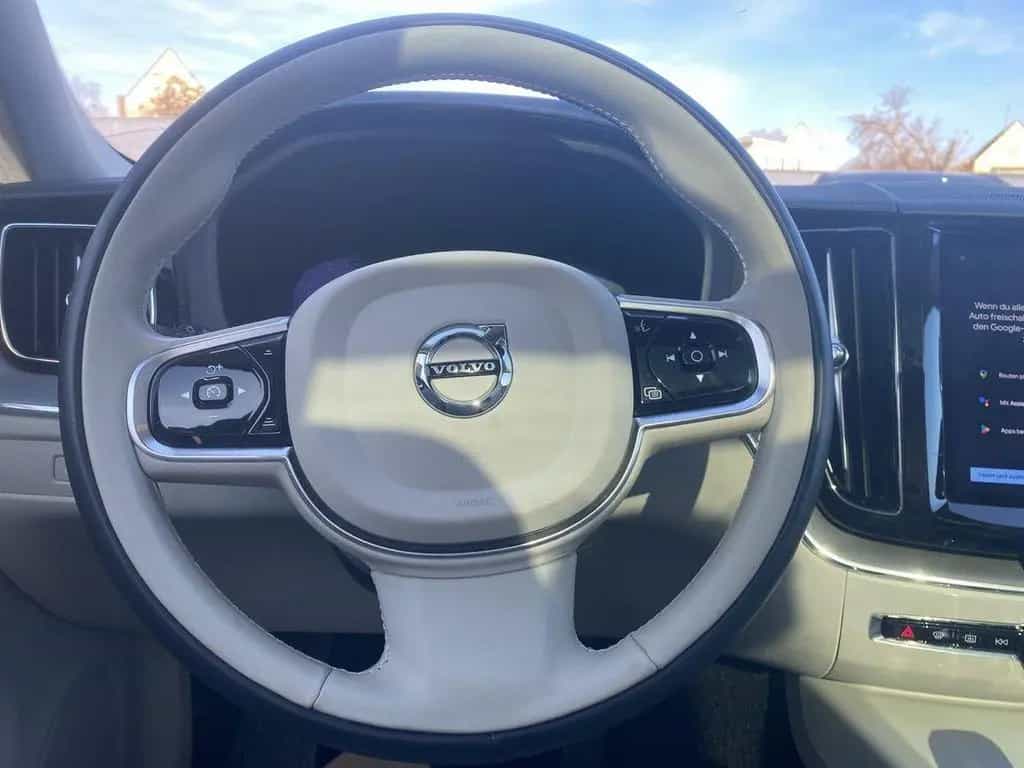 Volvo XC60 B5 AWD Ultimate Dark 360° ACC H&K HUD LED 12/2022-photo-11