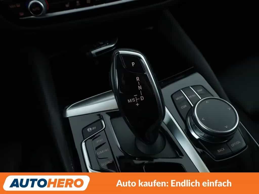 BMW 5 Series 540i xDrive Sport Line Aut.*NAVI*LED*HUD*CAM* 08/2017-photo-23