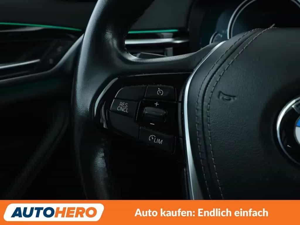 BMW 5 Series 540i xDrive Sport Line Aut.*NAVI*LED*HUD*CAM* 08/2017-photo-25