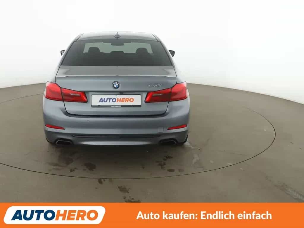 BMW 5 Series 540i xDrive Sport Line Aut.*NAVI*LED*HUD*CAM* 08/2017-photo-4