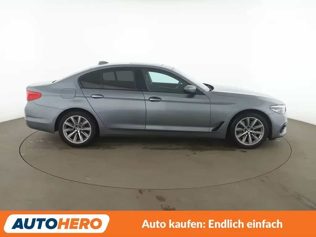 BMW 5 Series 540i xDrive Sport Line Aut.*NAVI*LED*HUD*CAM* 08/2017-photo-6