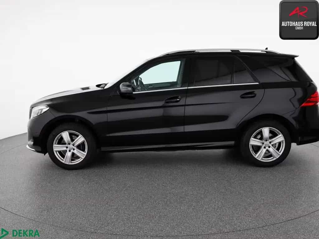 Mercedes-Benz GLE 250 d 4M AMG PANO,CARPLAY,COMAND,LEDILS,1.HD 08/2017-photo-1