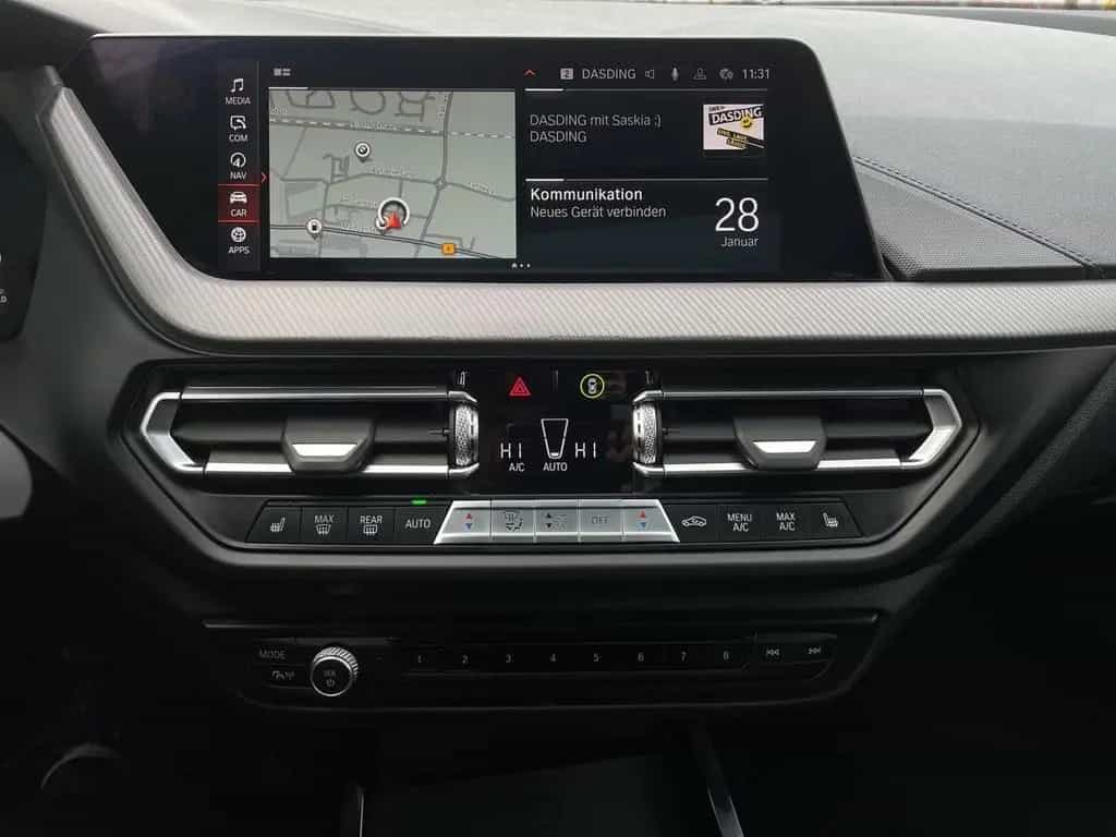 BMW 1 Series 118 i M Sport  LED   HUD  Pano  Kamera 10/2019-photo-16