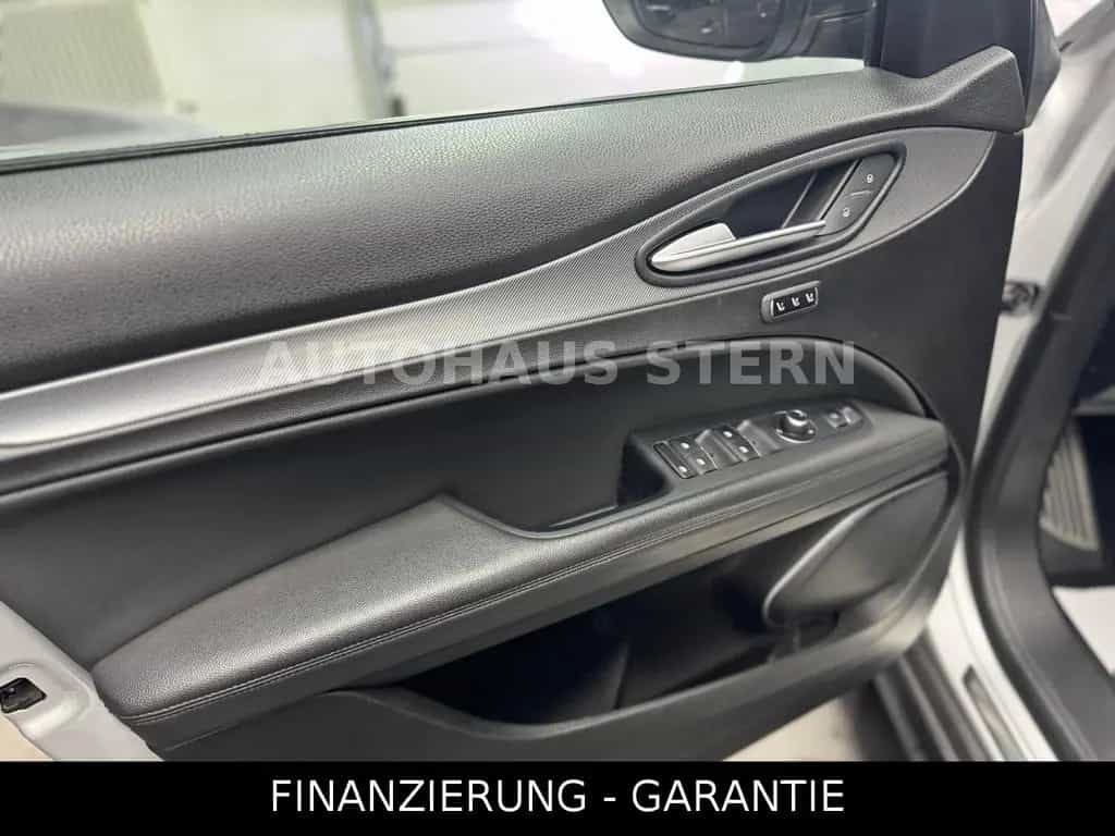 Alfa Romeo Stelvio Super Kamera Spur 8fach DAB Tempomat 05/2017-photo-11
