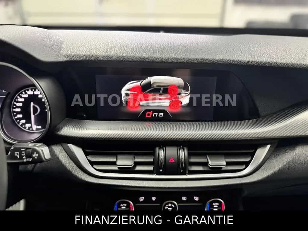Alfa Romeo Stelvio Super Kamera Spur 8fach DAB Tempomat 05/2017-photo-28