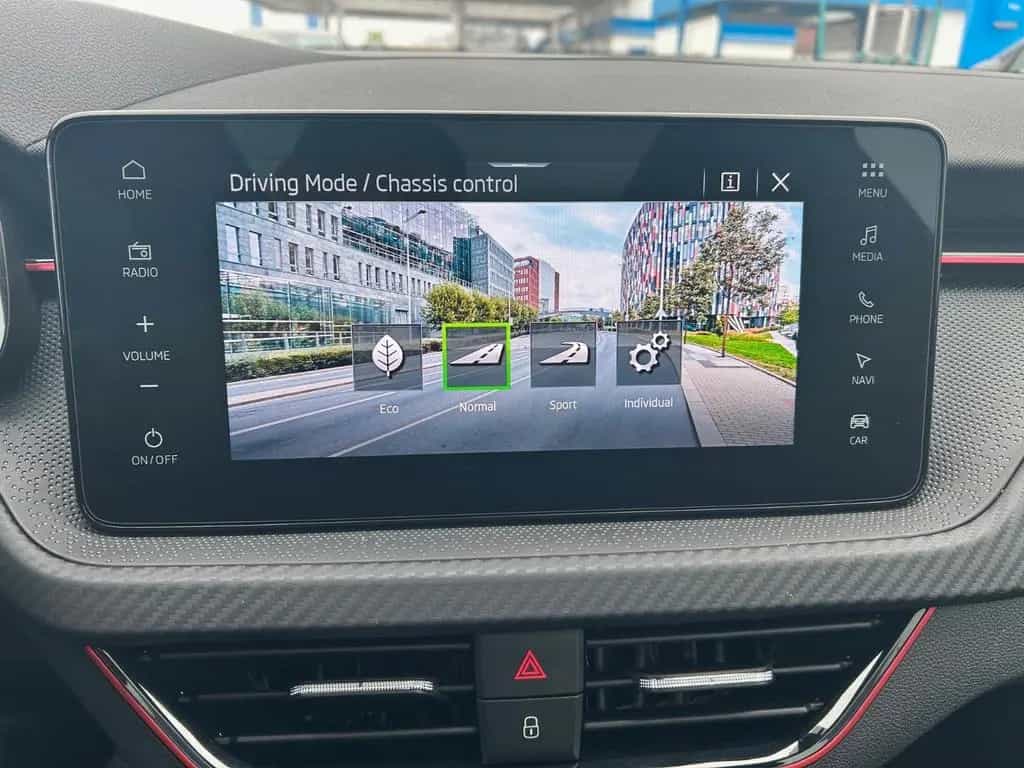 Skoda Kamiq FL 1.5 MC Navi Gar -2029 ColourCon-34% UVP 09/2024-photo-35
