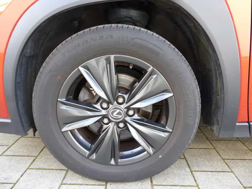 Lexus UX 200 Launch Edition Navi LED SHZ Kamera Tempom 06/2019-photo-14