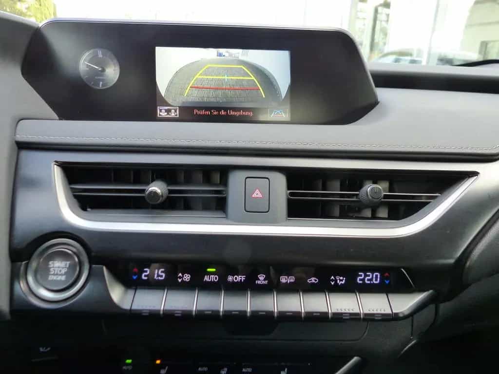 Lexus UX 200 Launch Edition Navi LED SHZ Kamera Tempom 06/2019-photo-16