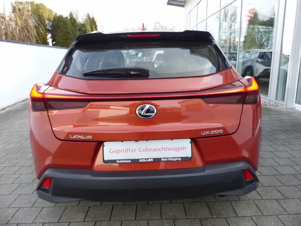 Lexus UX 200 Launch Edition Navi LED SHZ Kamera Tempom 06/2019-photo-3