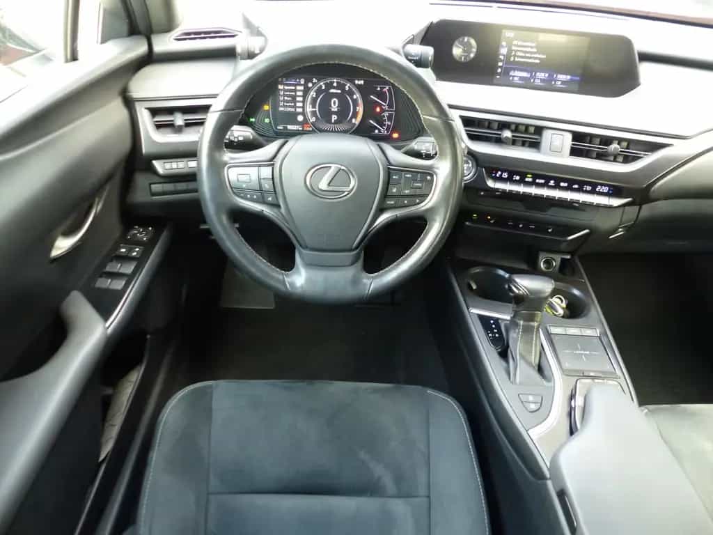 Lexus UX 200 Launch Edition Navi LED SHZ Kamera Tempom 06/2019-photo-8