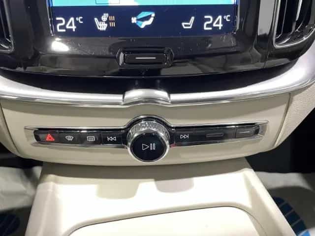 Volvo XC60 B4 Diesel Momentum Pro Automatik EU6 Leder 06/2021-photo-13