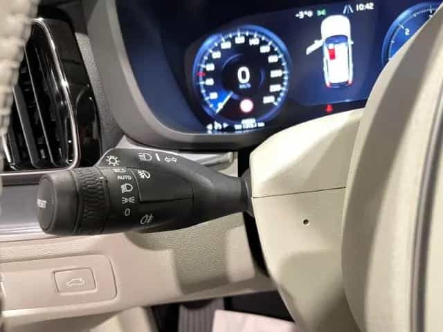 Volvo XC60 B4 Diesel Momentum Pro Automatik EU6 Leder 06/2021-photo-21