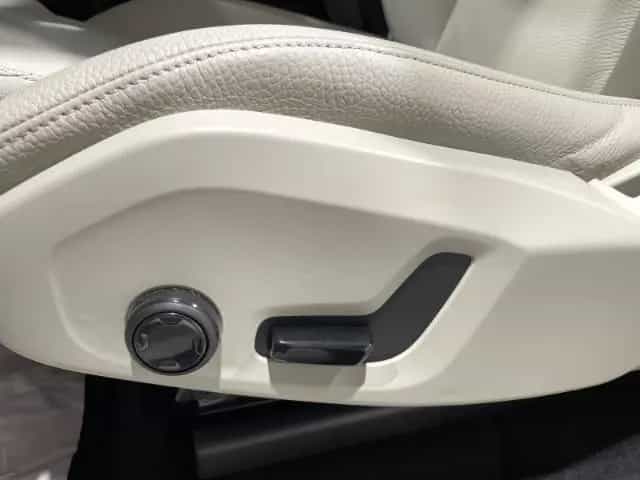Volvo XC60 B4 Diesel Momentum Pro Automatik EU6 Leder 06/2021-photo-5