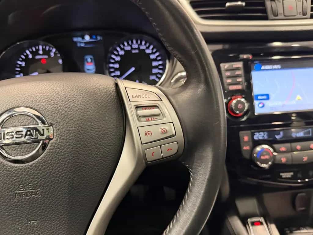 Nissan Qashqai N-Vision 1.HAND PANO+°360KAMERA+PDC 04/2017-photo-22