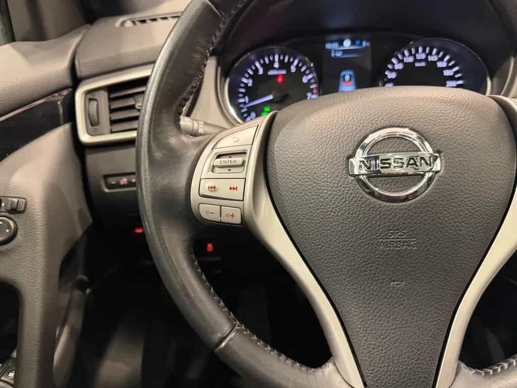 Nissan Qashqai N-Vision 1.HAND PANO+°360KAMERA+PDC 04/2017-photo-23