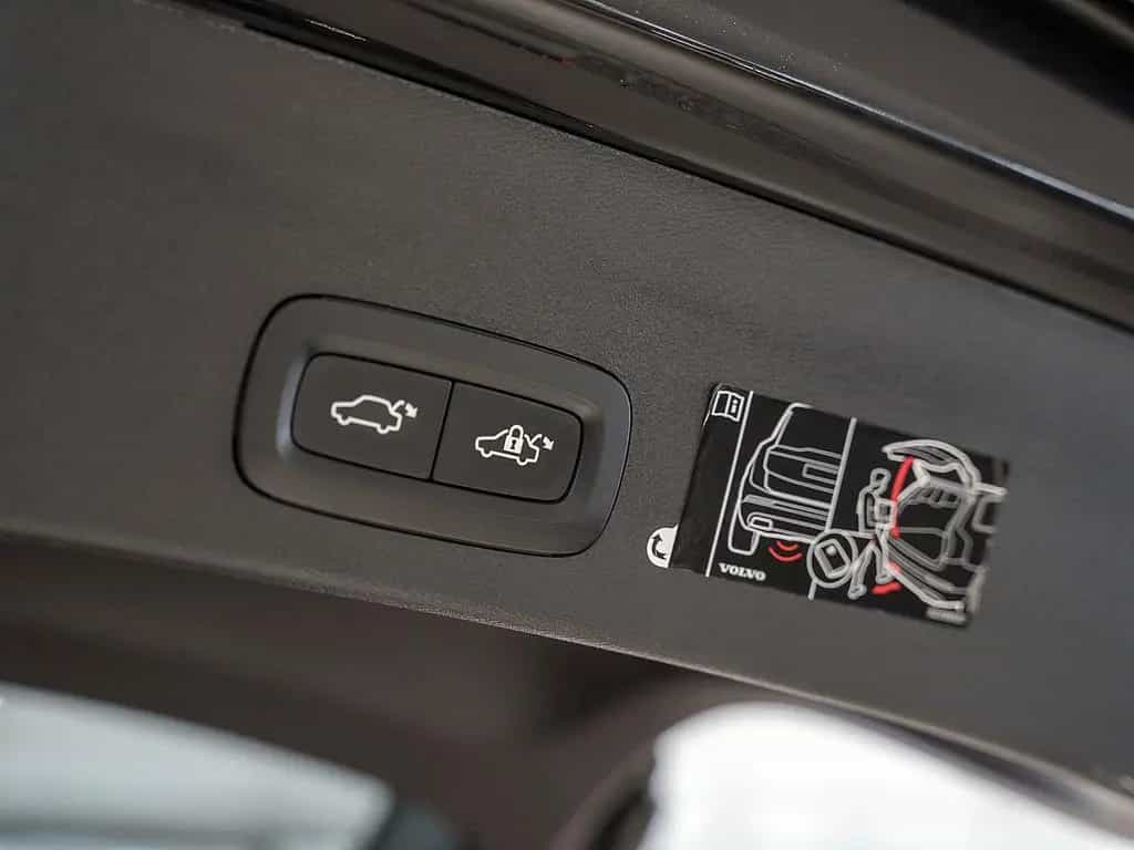 Volvo XC40 T3 Momentum Pro AHK 10/2021-photo-24