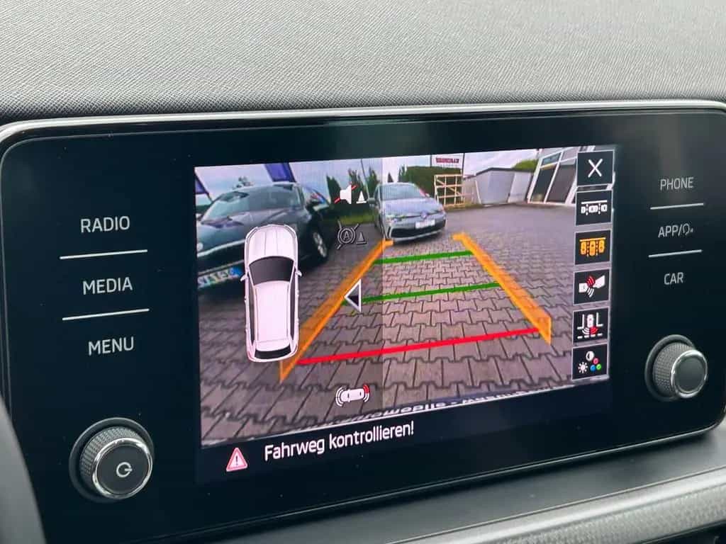 Skoda Kamiq Style 1.5 *Garantie -2028/ HU neu / 8xRad 08/2023-photo-23