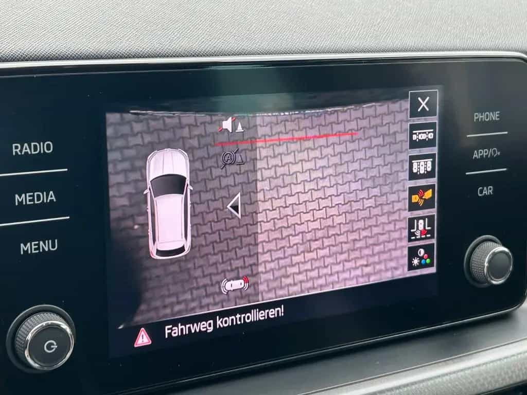 Skoda Kamiq Style 1.5 *Garantie -2028/ HU neu / 8xRad 08/2023-photo-24