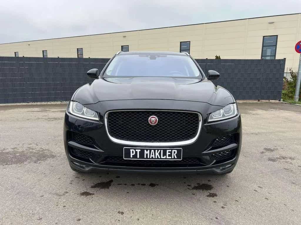 Jaguar F-Pace Portfolio AWD 05/2017-photo-0