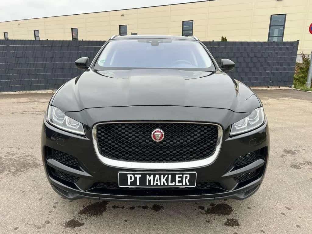 Jaguar F-Pace Portfolio AWD 05/2017-photo-9