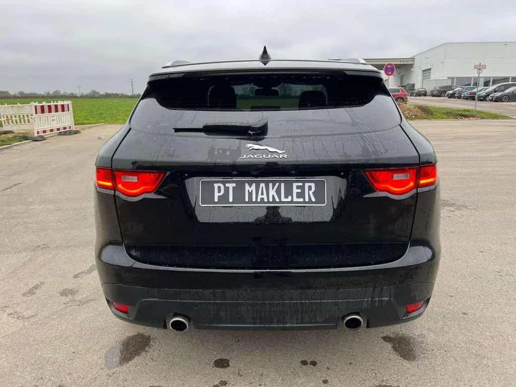 Jaguar F-Pace Portfolio AWD 05/2017-photo-16
