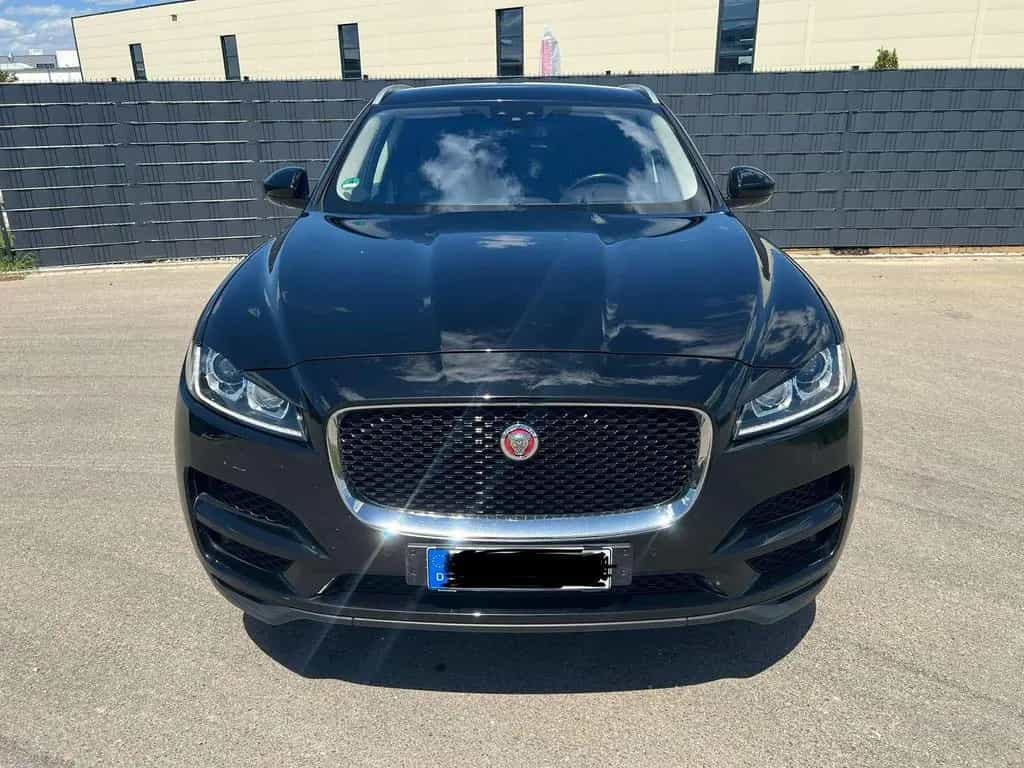 Jaguar F-Pace Portfolio AWD 05/2017-photo-17