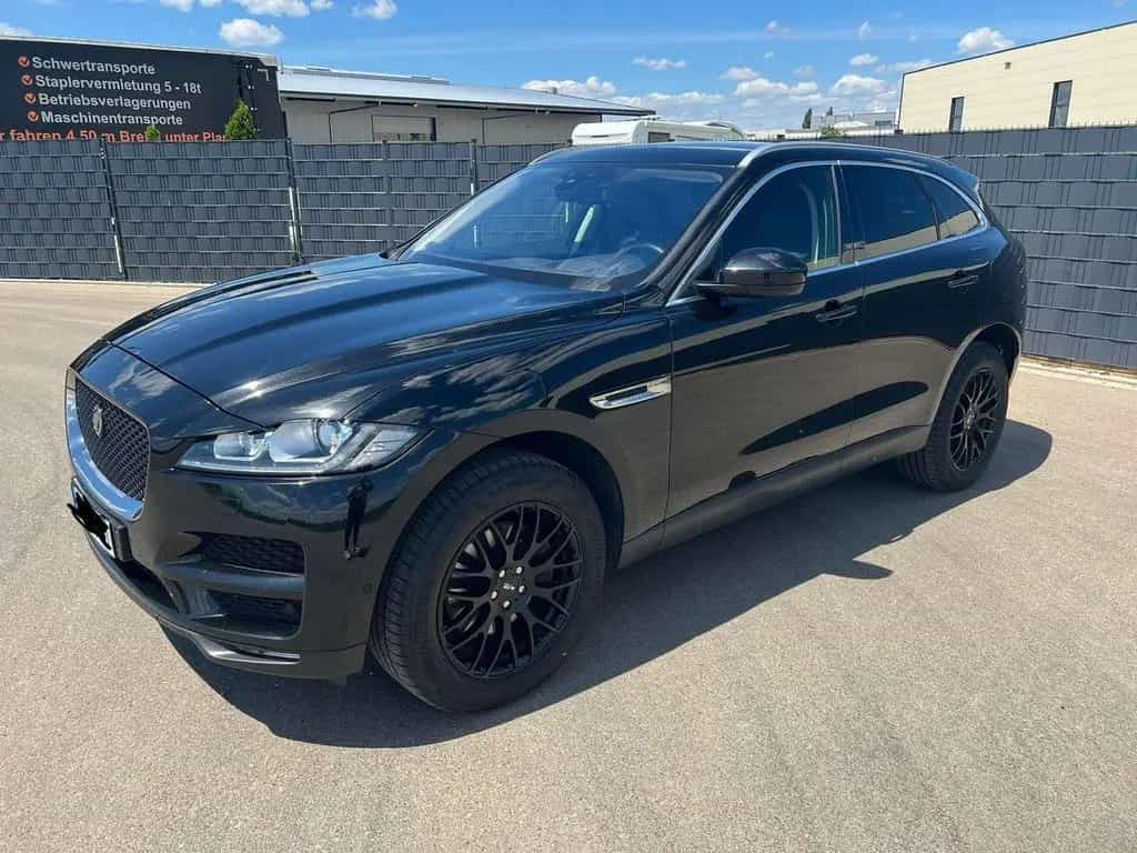 Jaguar F-Pace Portfolio AWD 05/2017-photo-18