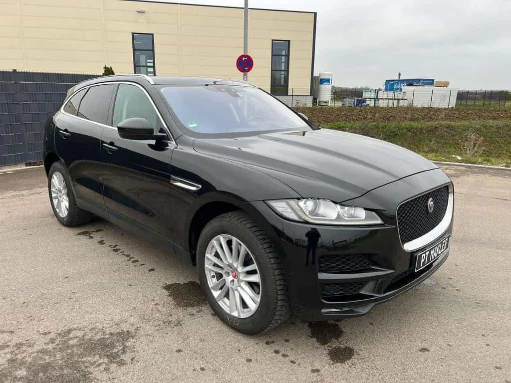 Jaguar F-Pace Portfolio AWD 05/2017-photo-1