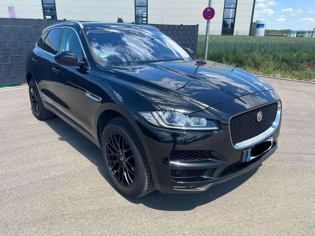 Jaguar F-Pace Portfolio AWD 05/2017-photo-24