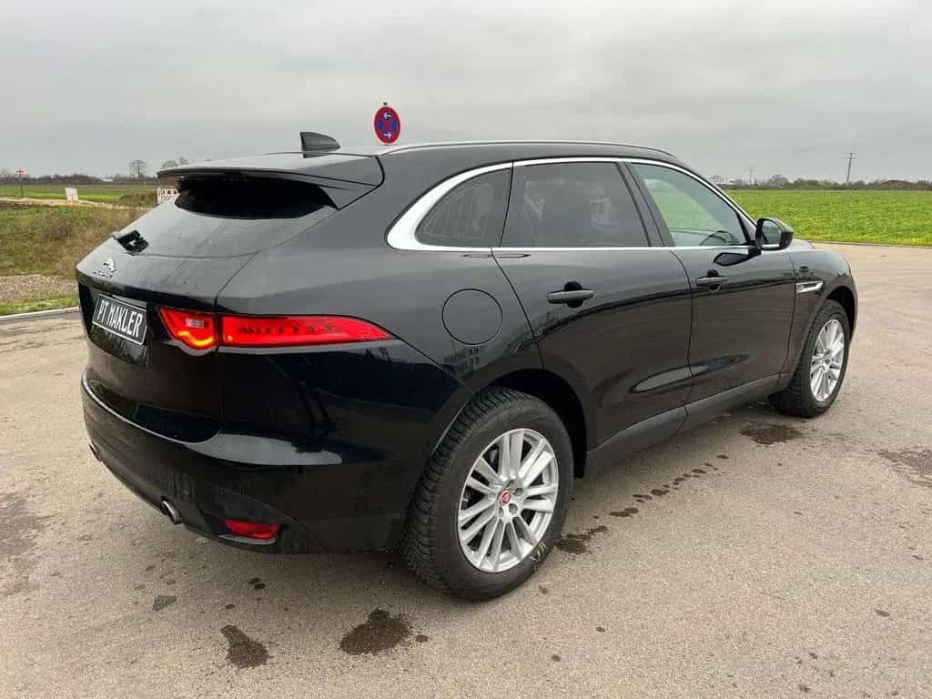 Jaguar F-Pace Portfolio AWD 05/2017-photo-4