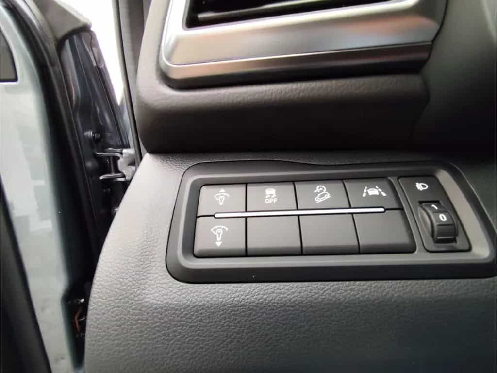 KGM Tivoli Quarz 1,5L AT 4X4 NEUES MODELL, Navi, 08/2025-photo-3