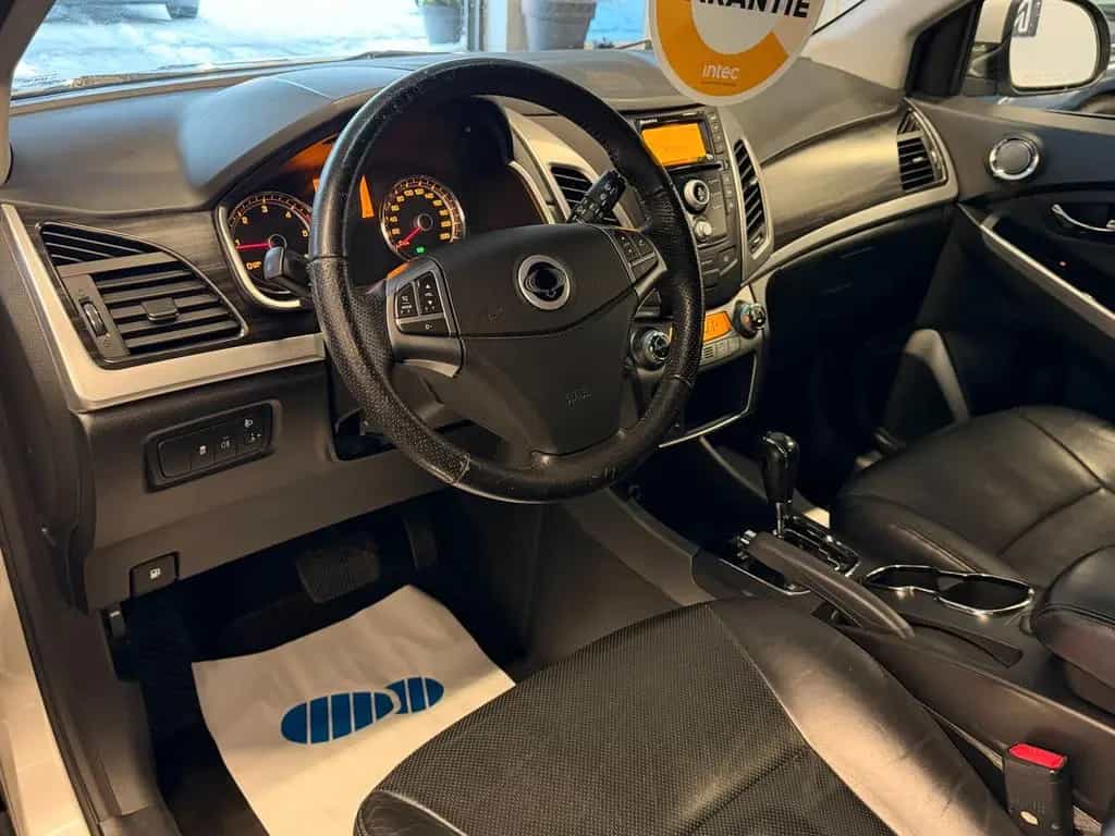 Ssangyong Korando 2.0 D*Sapphire*Automatik*Garantie*Leder* 05/2015-photo-10