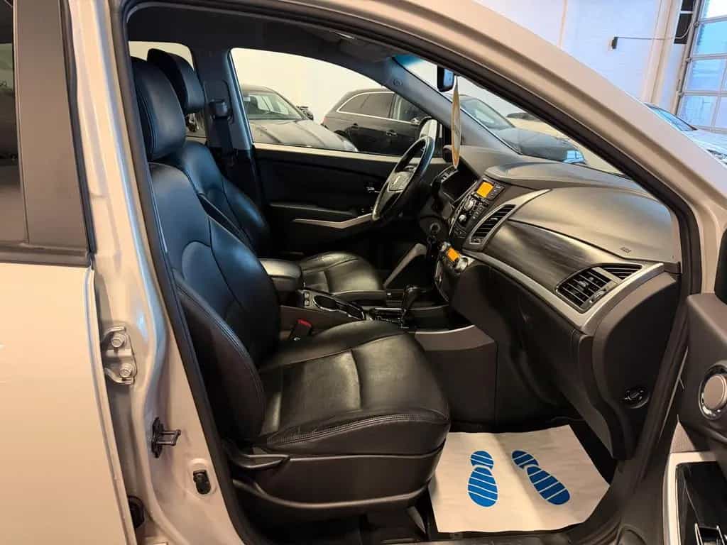 Ssangyong Korando 2.0 D*Sapphire*Automatik*Garantie*Leder* 05/2015-photo-11