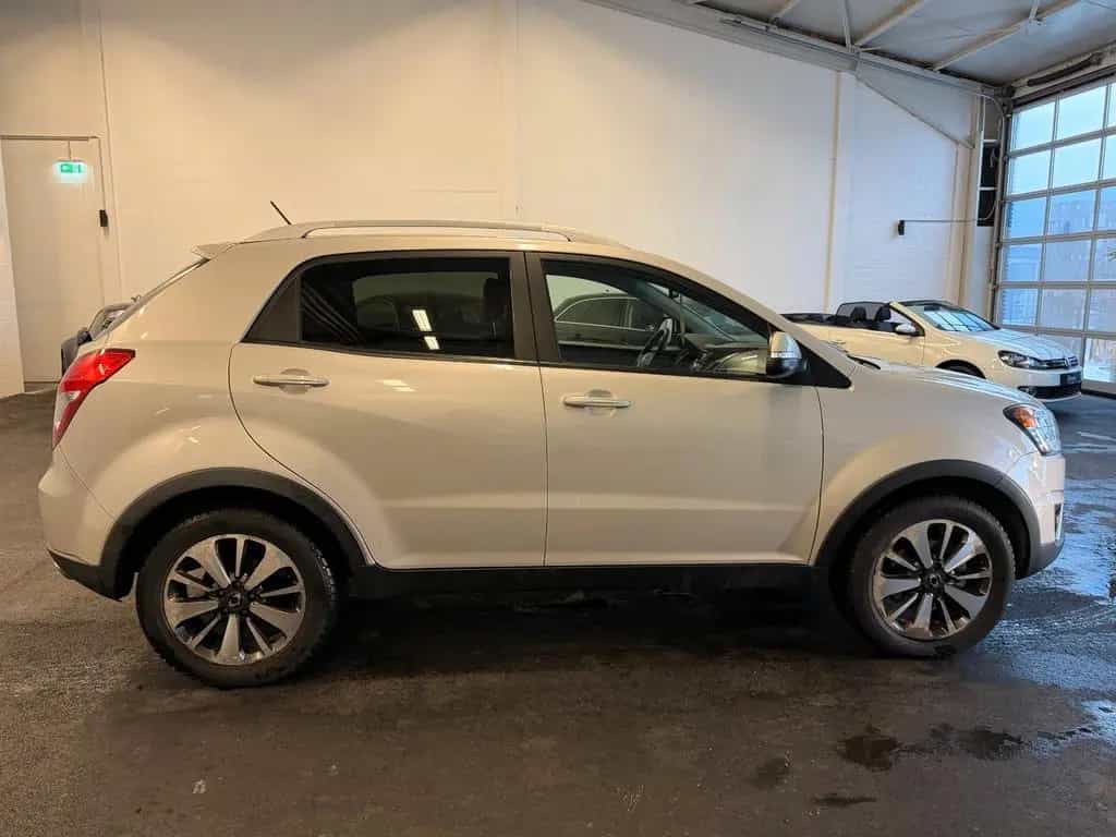 Ssangyong Korando 2.0 D*Sapphire*Automatik*Garantie*Leder* 05/2015-photo-7