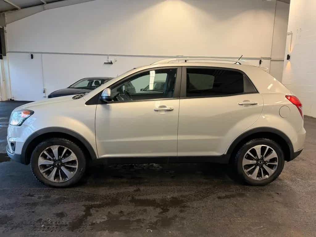 Ssangyong Korando 2.0 D*Sapphire*Automatik*Garantie*Leder* 05/2015-photo-8