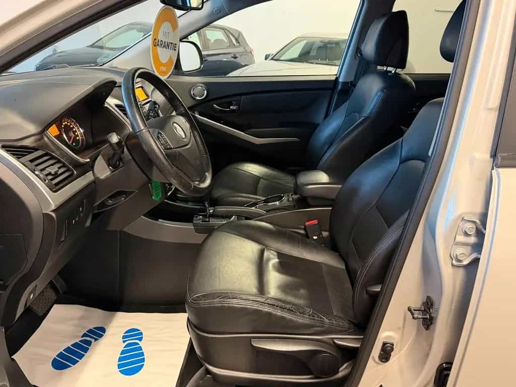 Ssangyong Korando 2.0 D*Sapphire*Automatik*Garantie*Leder* 05/2015-photo-9