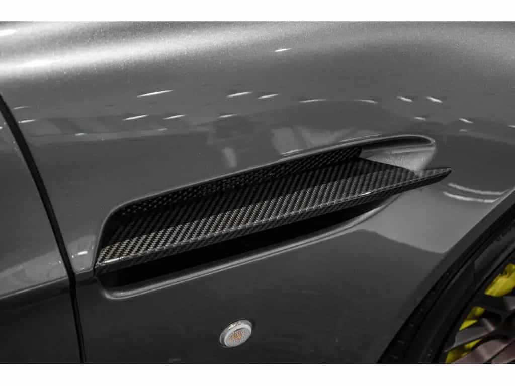 Aston Martin V8 Vantage AMR - 1 OF 200 06/2018-photo-23
