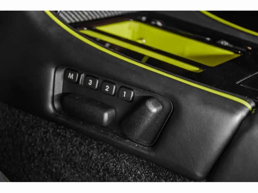 Aston Martin V8 Vantage AMR - 1 OF 200 06/2018-photo-28