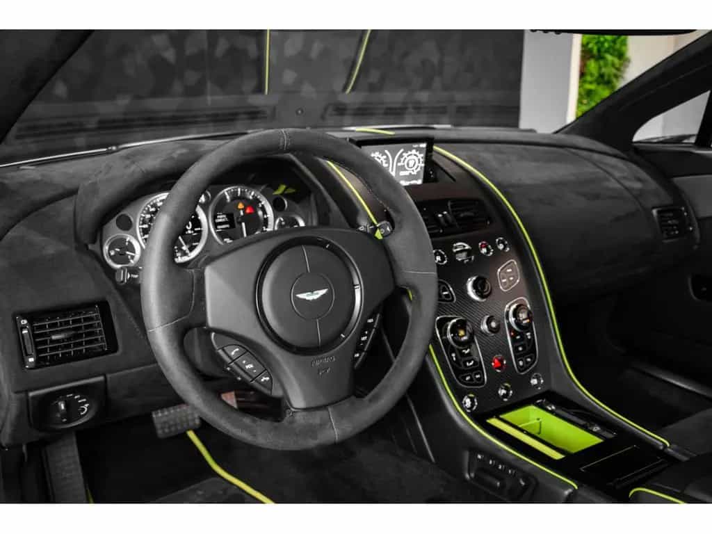 Aston Martin V8 Vantage AMR - 1 OF 200 06/2018-photo-7