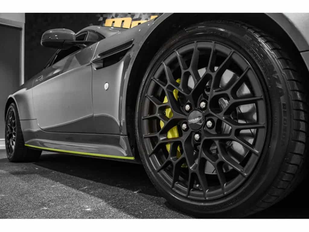 Aston Martin V8 Vantage AMR - 1 OF 200 06/2018-photo-9