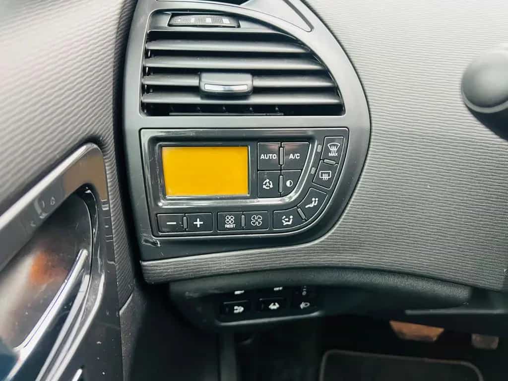 Citroën C4 Picasso Exclusive PDC SHZ RFK SHA GARANTIE 05/2008-photo-18