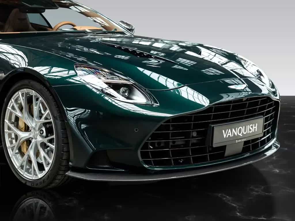 Aston Martin Vanquish | Q Paint | Carbon Gloss Exterior 07/2025-photo-10