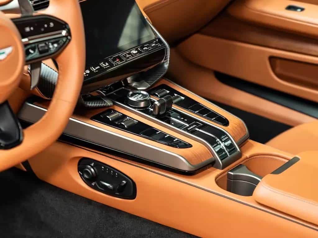 Aston Martin Vanquish | Q Paint | Carbon Gloss Exterior 07/2025-photo-19