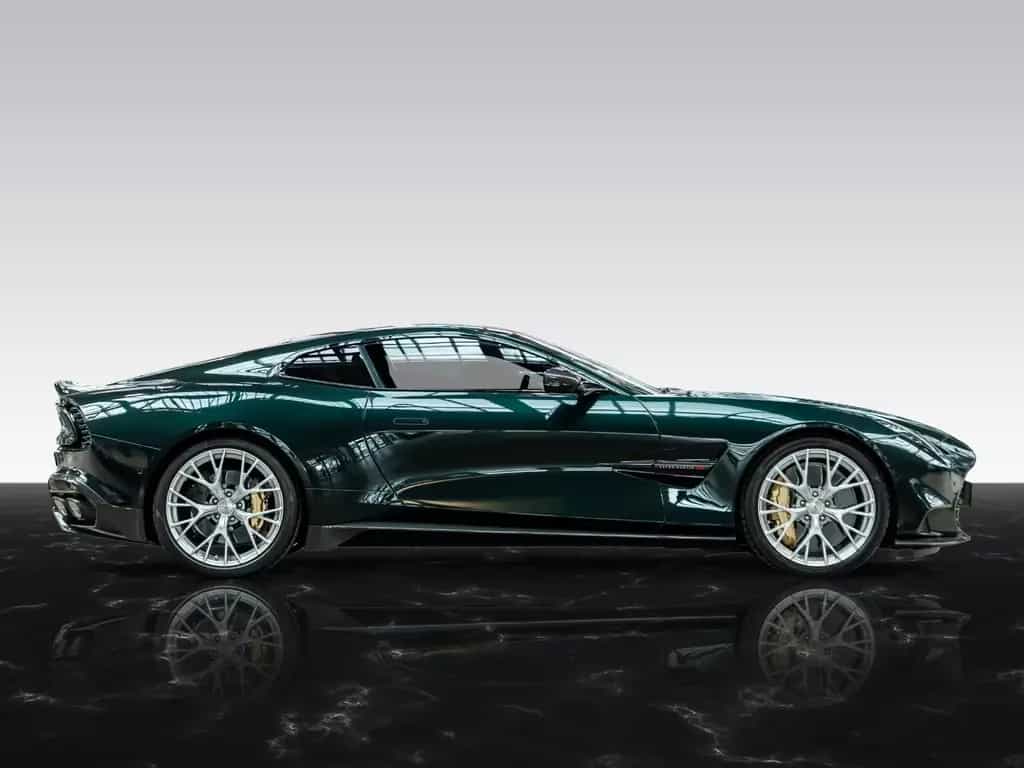 Aston Martin Vanquish | Q Paint | Carbon Gloss Exterior 07/2025-photo-2